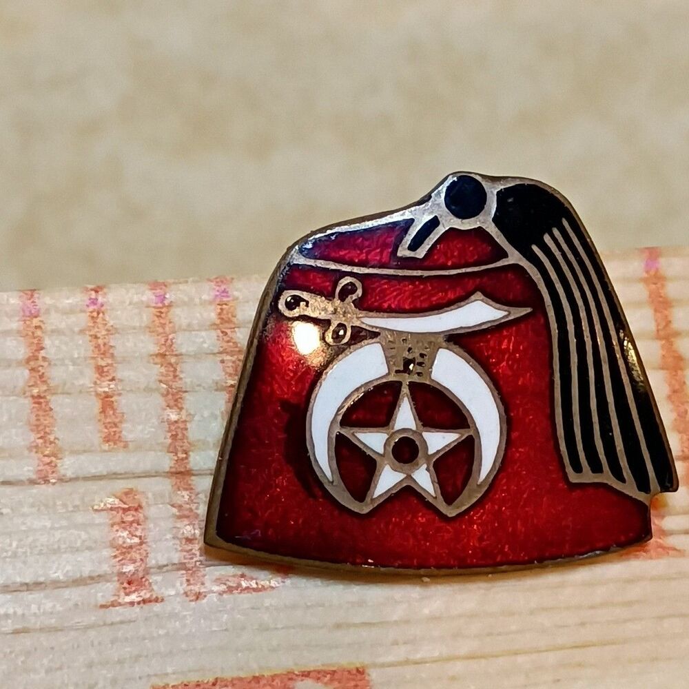 SHRINER SHRINERS FEZ HAT MASON LAPEL PIN BADGE 1 INCH